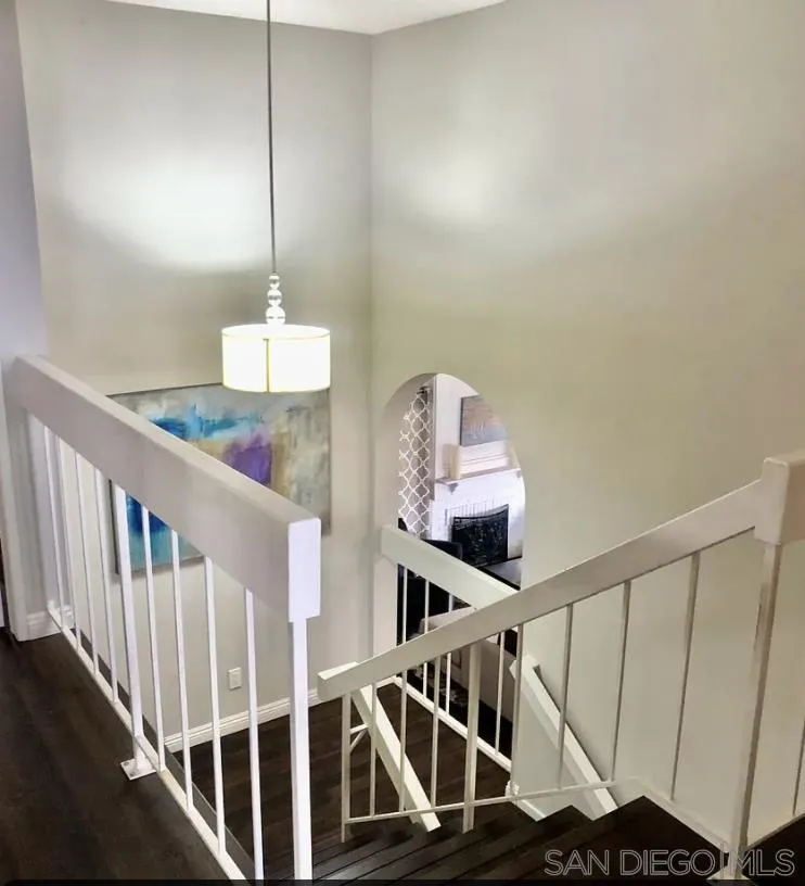 660 San Mario Drive Solana Beach, CA 92075 - Photo 13 of 25 a view of entryway and hall