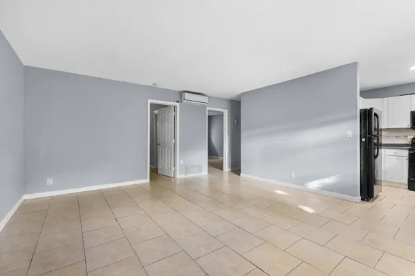 $1,850 | 181 Northwest 42nd Street, Unit 3, Oakland Park, FL 33309