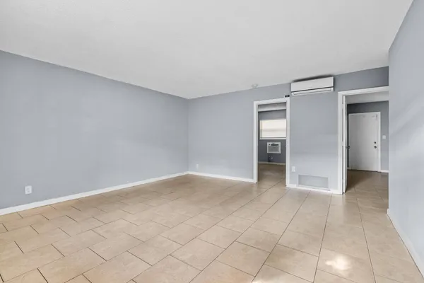 $1,850 | 181 Northwest 42nd Street, Unit 3, Oakland Park, FL 33309