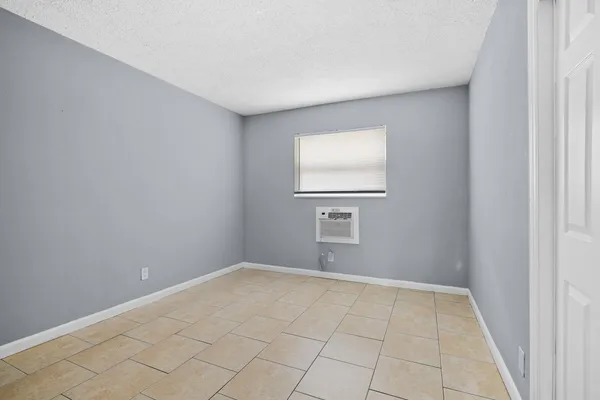 $1,850 | 181 Northwest 42nd Street, Unit 3, Oakland Park, FL 33309