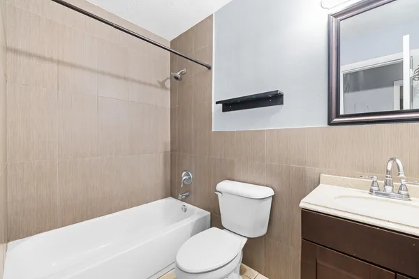 $1,850 | 181 Northwest 42nd Street, Unit 3, Oakland Park, FL 33309