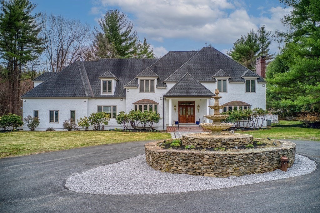 821 Strawberry Hill Road Concord, MA 01742 - Photo 1 of 34