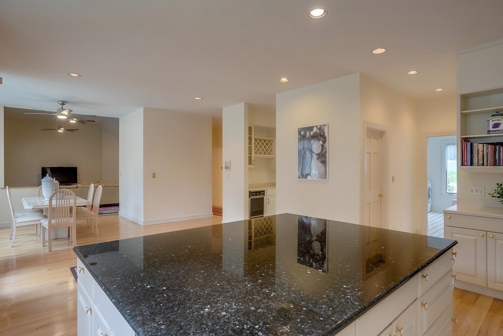821 Strawberry Hill Road Concord, MA 01742 - Photo 13 of 34