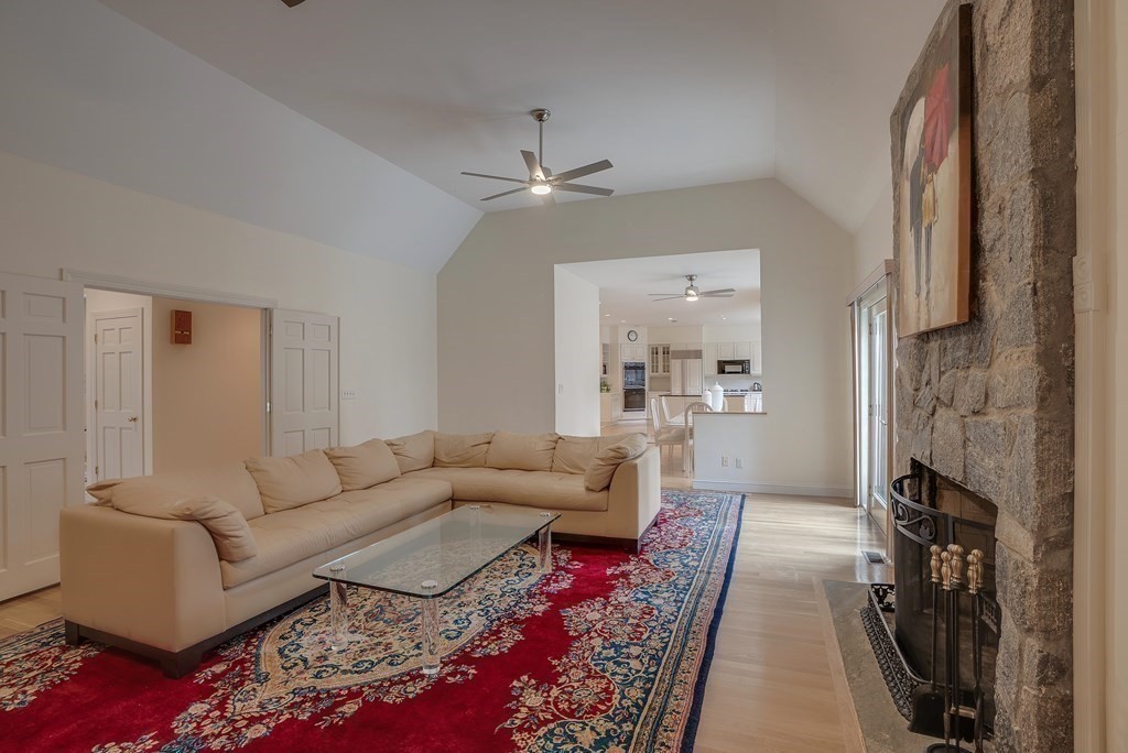 821 Strawberry Hill Road Concord, MA 01742 - Photo 15 of 34