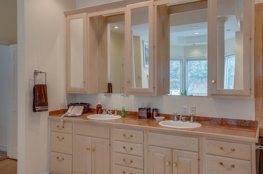 821 Strawberry Hill Road Concord, MA 01742 - Photo 20 of 34
