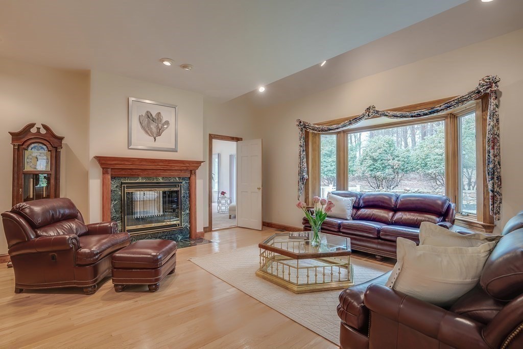 821 Strawberry Hill Road Concord, MA 01742 - Photo 21 of 34