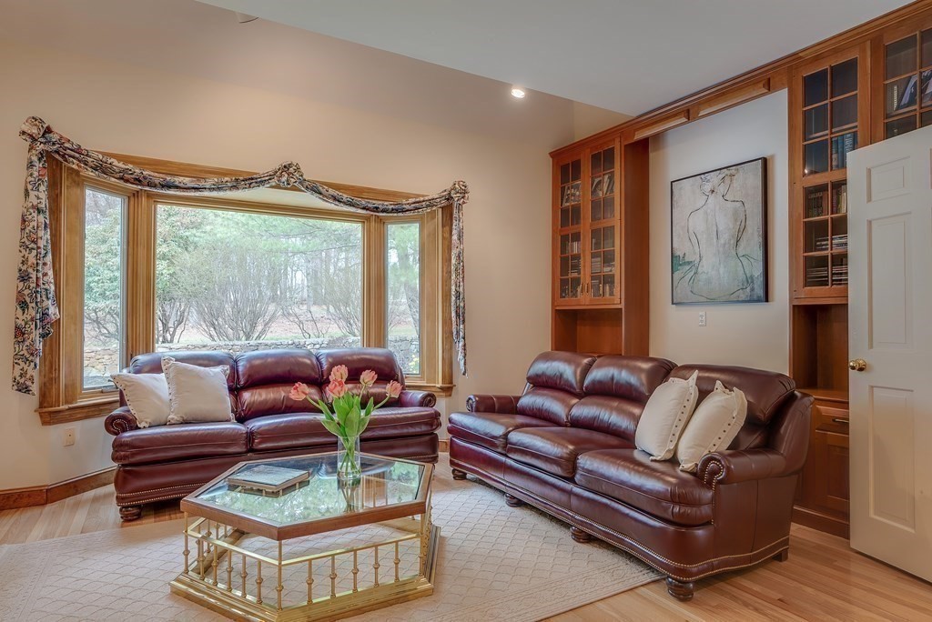 821 Strawberry Hill Road Concord, MA 01742 - Photo 23 of 34