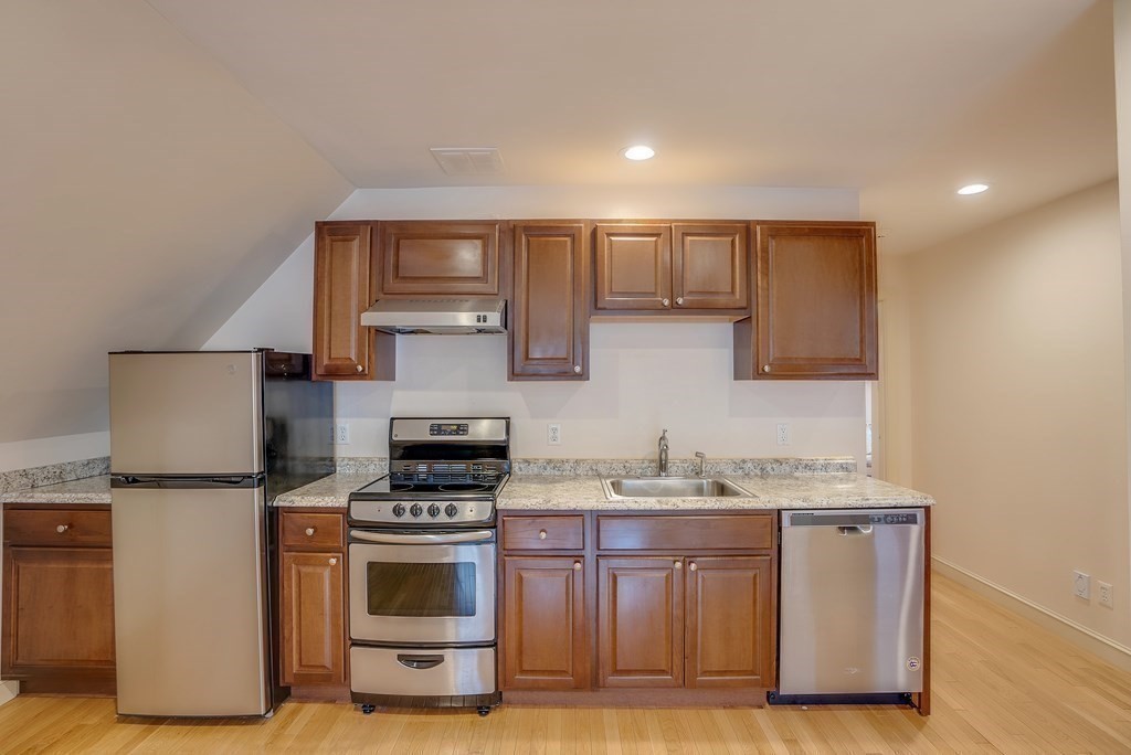821 Strawberry Hill Road Concord, MA 01742 - Photo 29 of 34