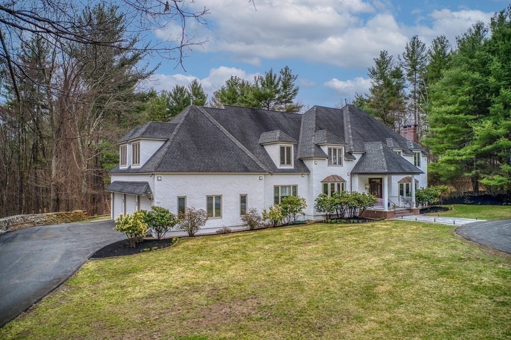 821 Strawberry Hill Road Concord, MA 01742 - Photo 3 of 34