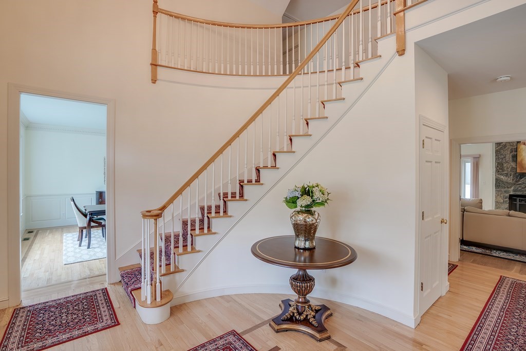821 Strawberry Hill Road Concord, MA 01742 - Photo 5 of 34