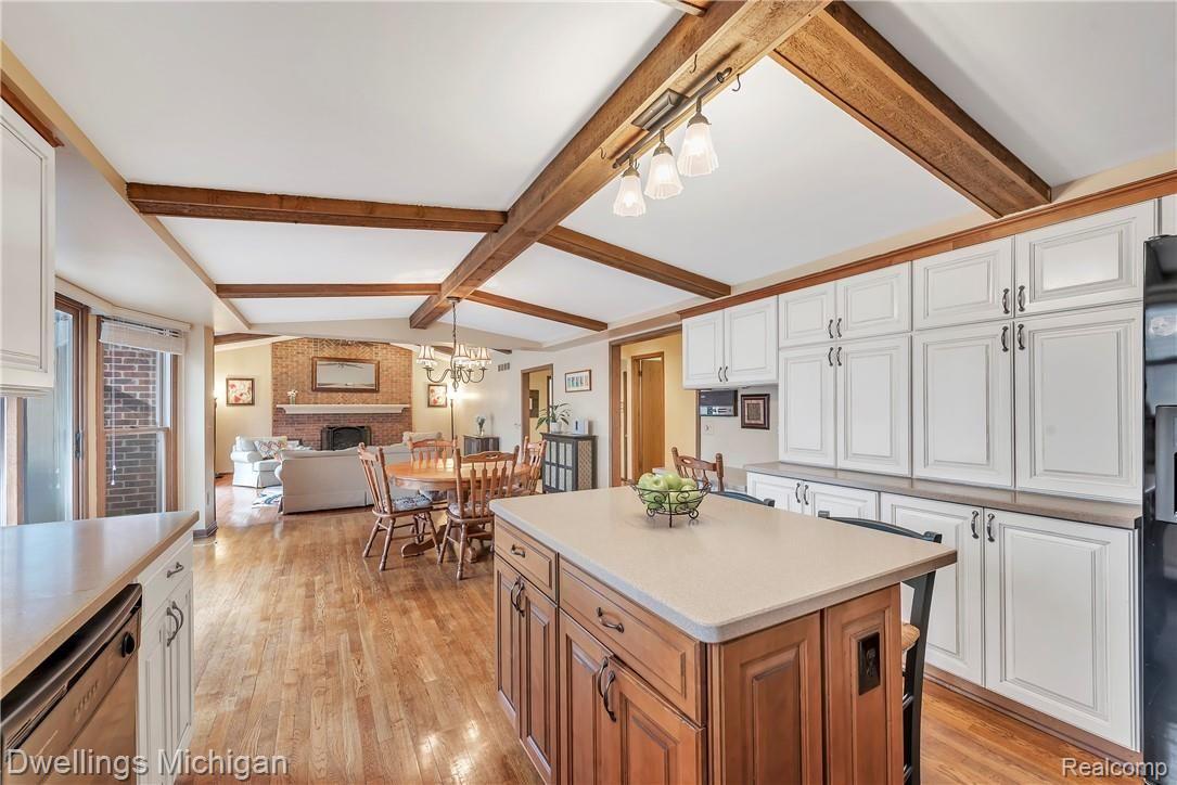 3633 Summit Ridge Drive Rochester, MI 48306 - Photo 18 of 53 3633-Summit-Ridge-Drive-Rochester-Hills-48306-windowstill-18.jpg