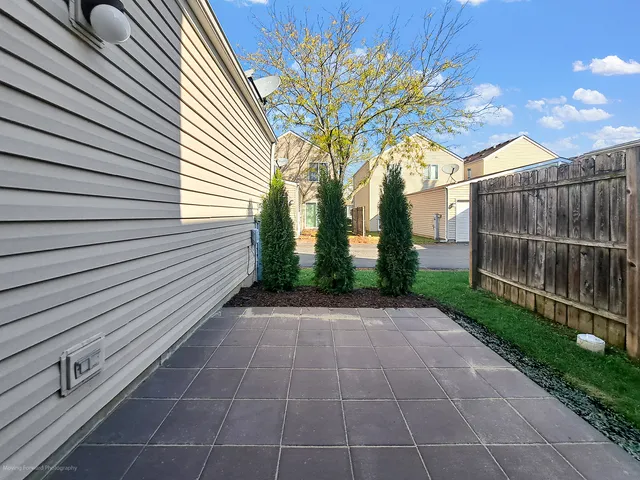 $242,900 | 653 Serendipity Drive, Aurora, IL 60504