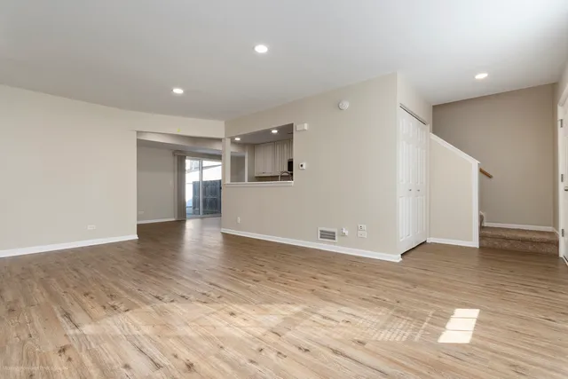 $242,900 | 653 Serendipity Drive, Aurora, IL 60504