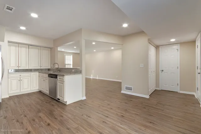 $242,900 | 653 Serendipity Drive, Aurora, IL 60504