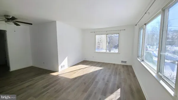 a view of empty room with window
