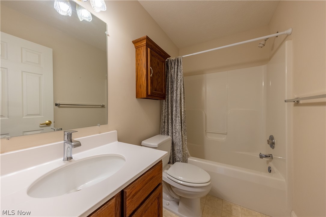 4902 Foote Road, Unit 14 Medina, OH 44256 - Photo 13 of 42 Full bathroom #1