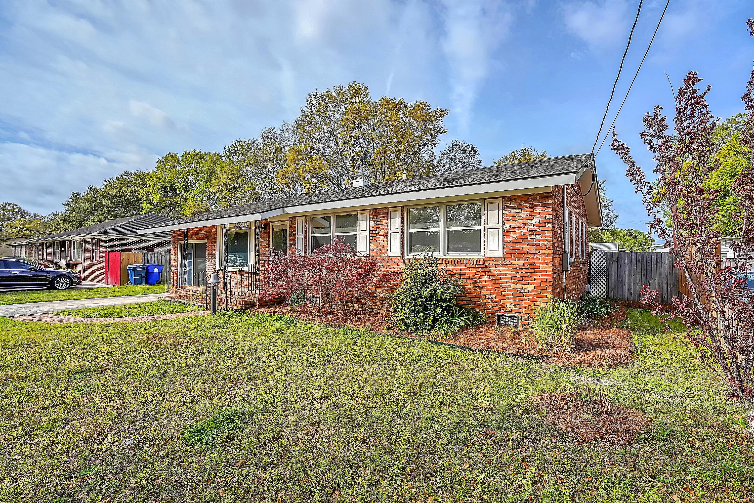 1349 Ashley Hall Road Charleston, SC 29407 - Photo 20 of 39 CREM_1349 Ashley Hall_036