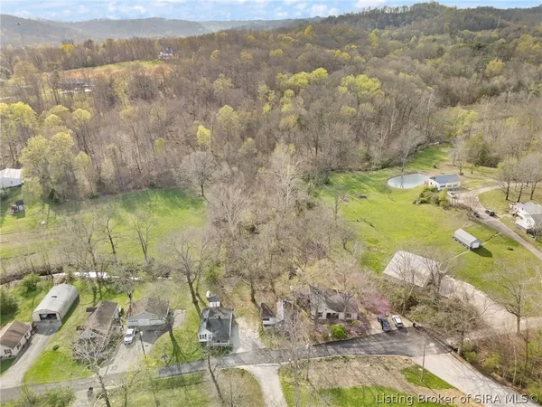 $120,000 | 535 Eagle Lane, New Albany, IN 47150