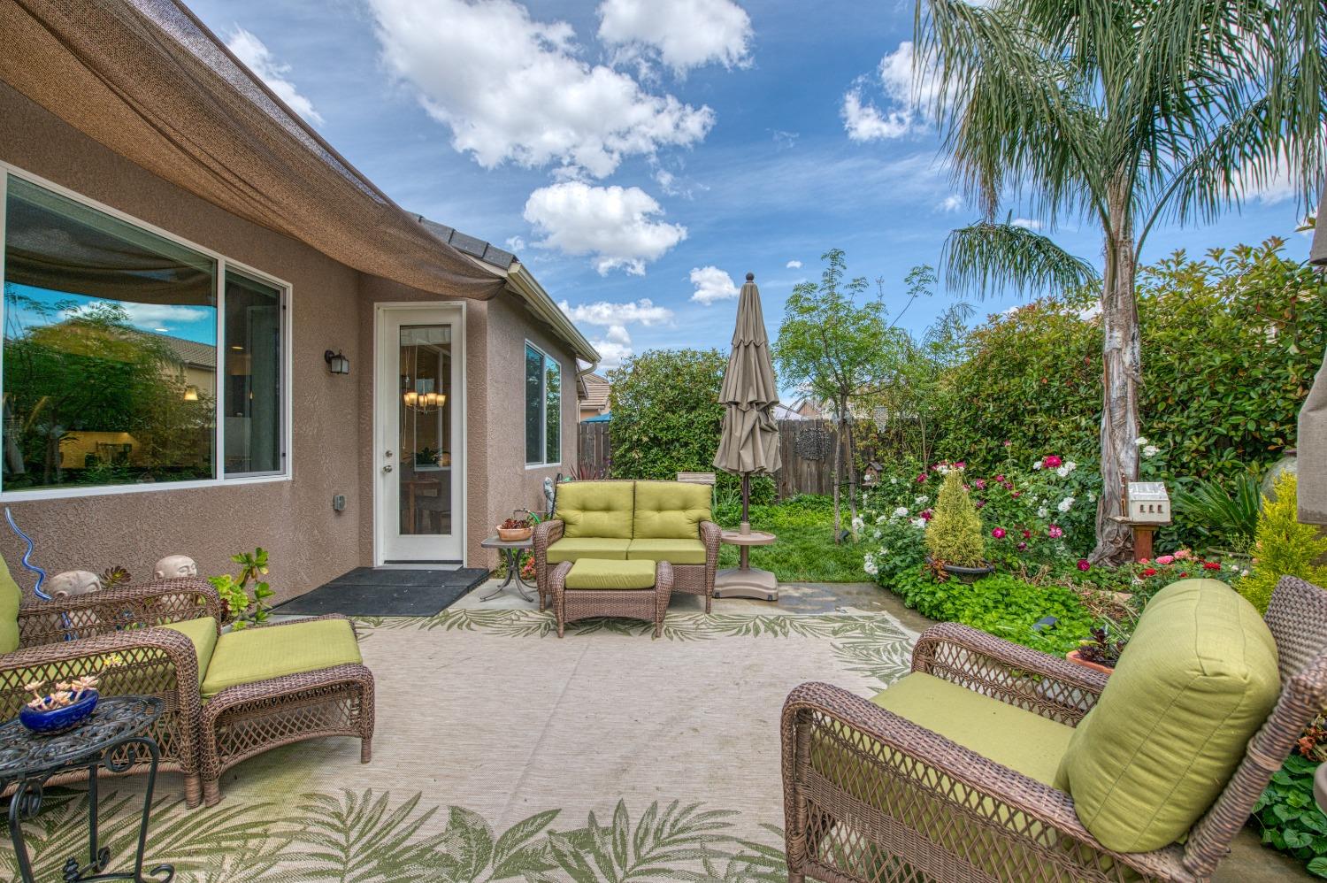 3479 Park Avenue Clovis, CA 93611 - Photo 26 of 27 a garden view with a seating space