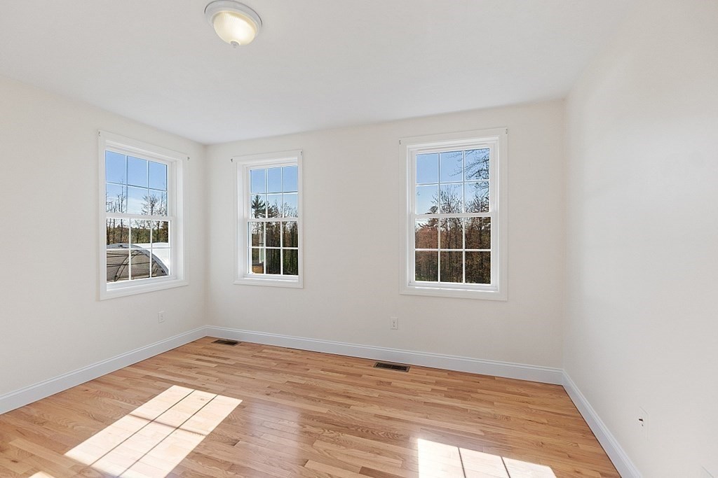 176 North End Road Townsend, MA 01469 - Photo 15 of 40