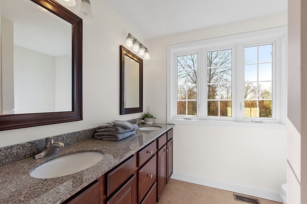176 North End Road Townsend, MA 01469 - Photo 20 of 40