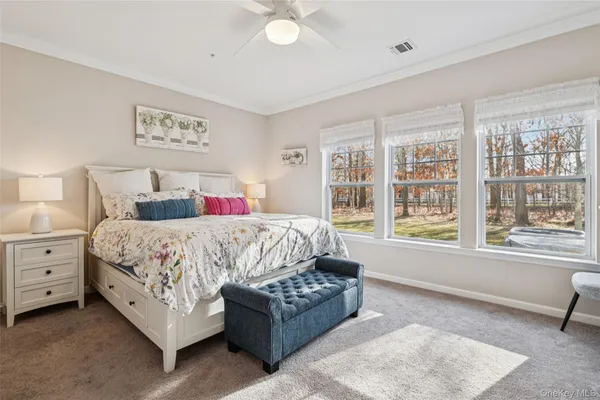 $515,000 | 34 Greentree Court, Shirley, NY 11967