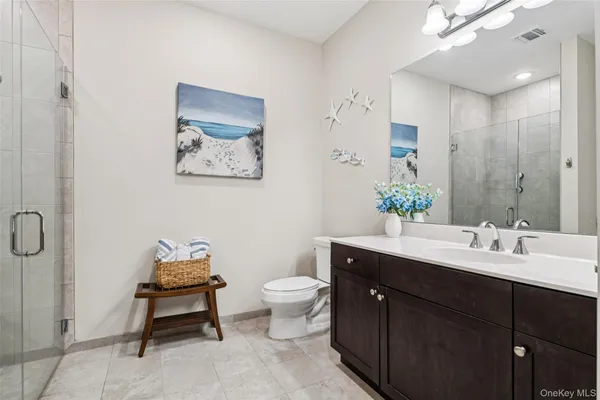 $515,000 | 34 Greentree Court, Shirley, NY 11967