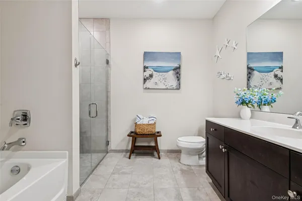 $515,000 | 34 Greentree Court, Shirley, NY 11967