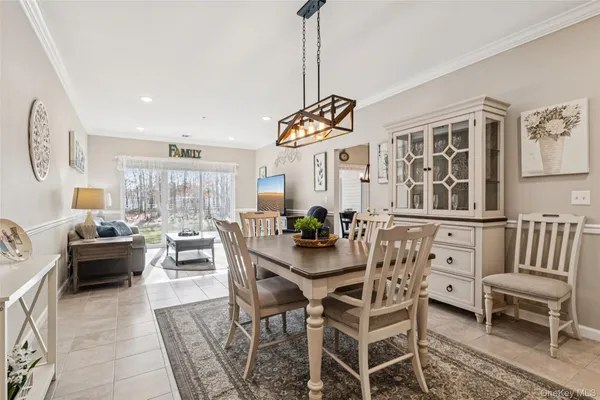 $515,000 | 34 Greentree Court, Shirley, NY 11967