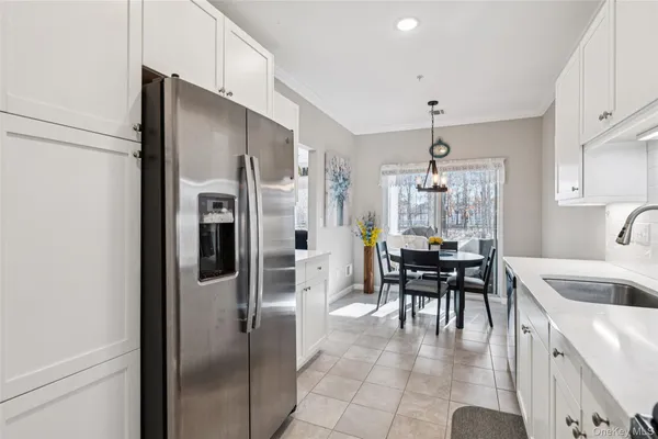 $515,000 | 34 Greentree Court, Shirley, NY 11967