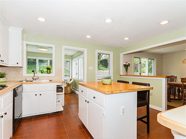 181 Moss Hill Road Boston, MA 02130 - Photo 15 of 29