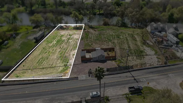 a view of roof with sitting area