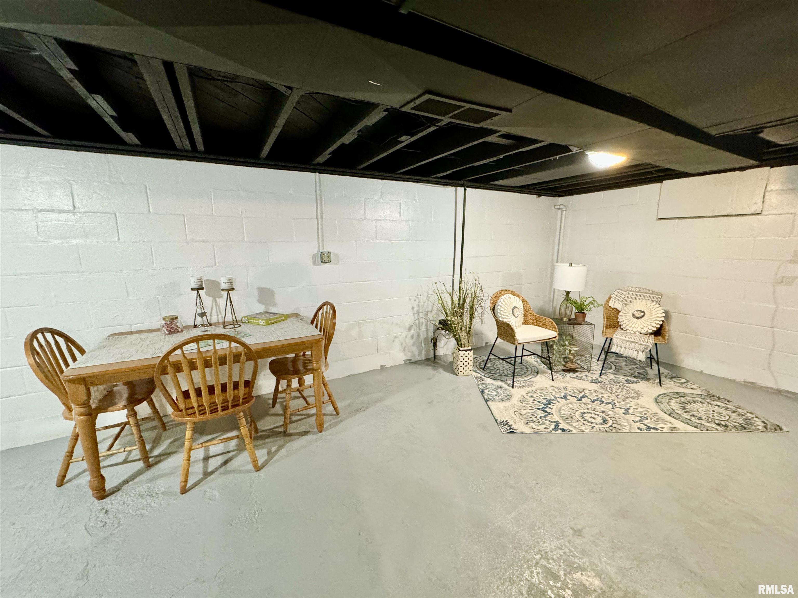2021 3rd Street Moline, IL 61265 - Photo 12 of 18 Gallery Image 12