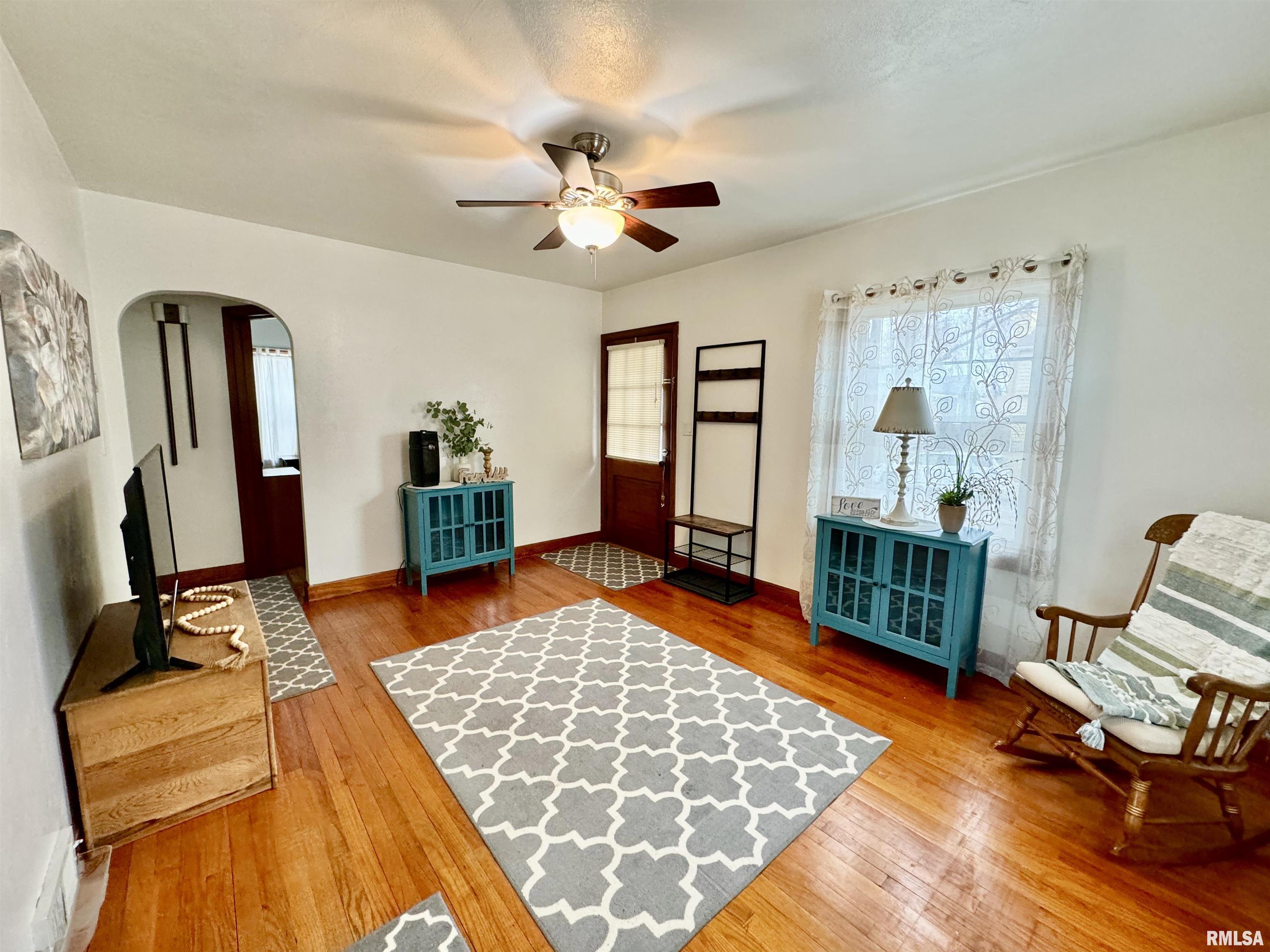2021 3rd Street Moline, IL 61265 - Photo 2 of 18 Gallery Image 2