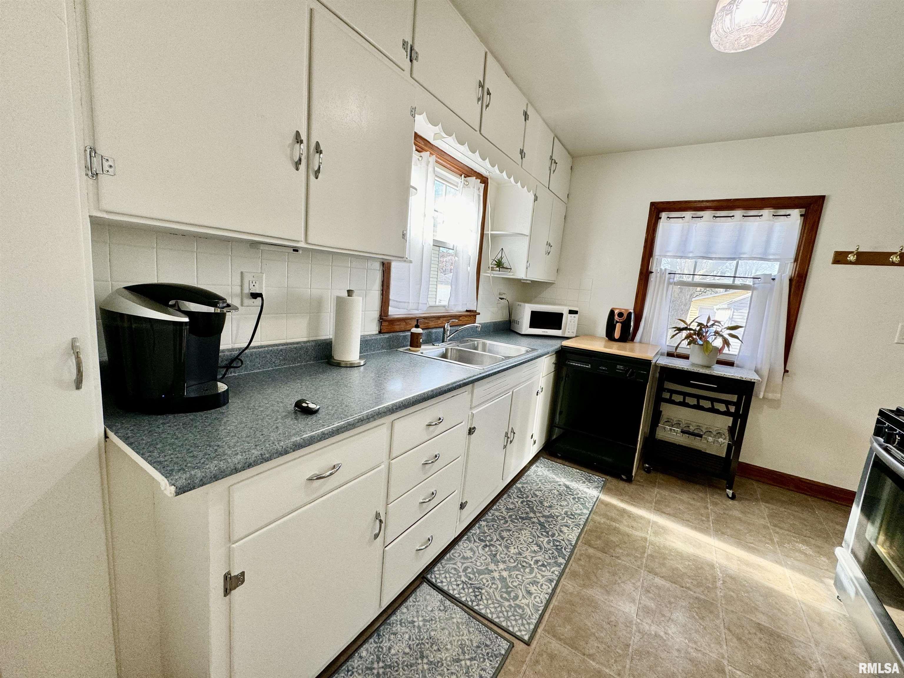 2021 3rd Street Moline, IL 61265 - Photo 7 of 18 Gallery Image 7