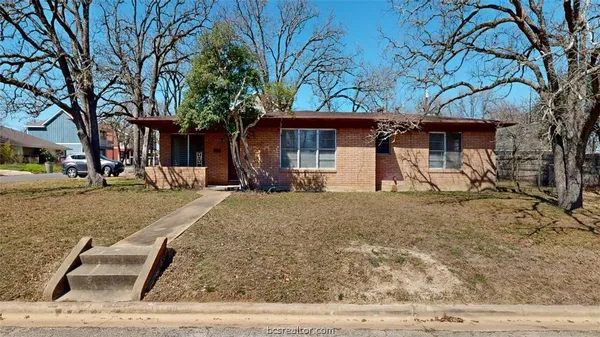 $2,500 | 506 Clay Street, Bryan, TX 77801