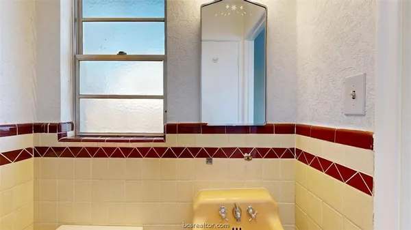 $2,500 | 506 Clay Street, Bryan, TX 77801