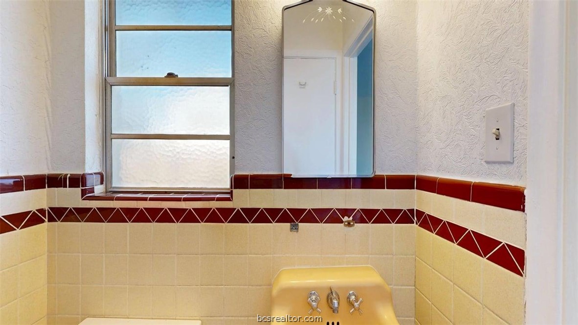 506 Clay Street Bryan, TX 77801 - Photo 13 of 32