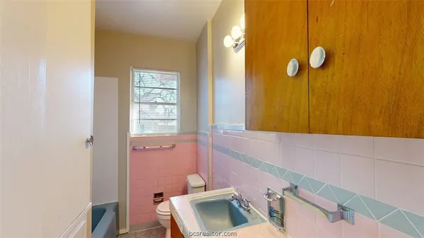 $2,500 | 506 Clay Street, Bryan, TX 77801
