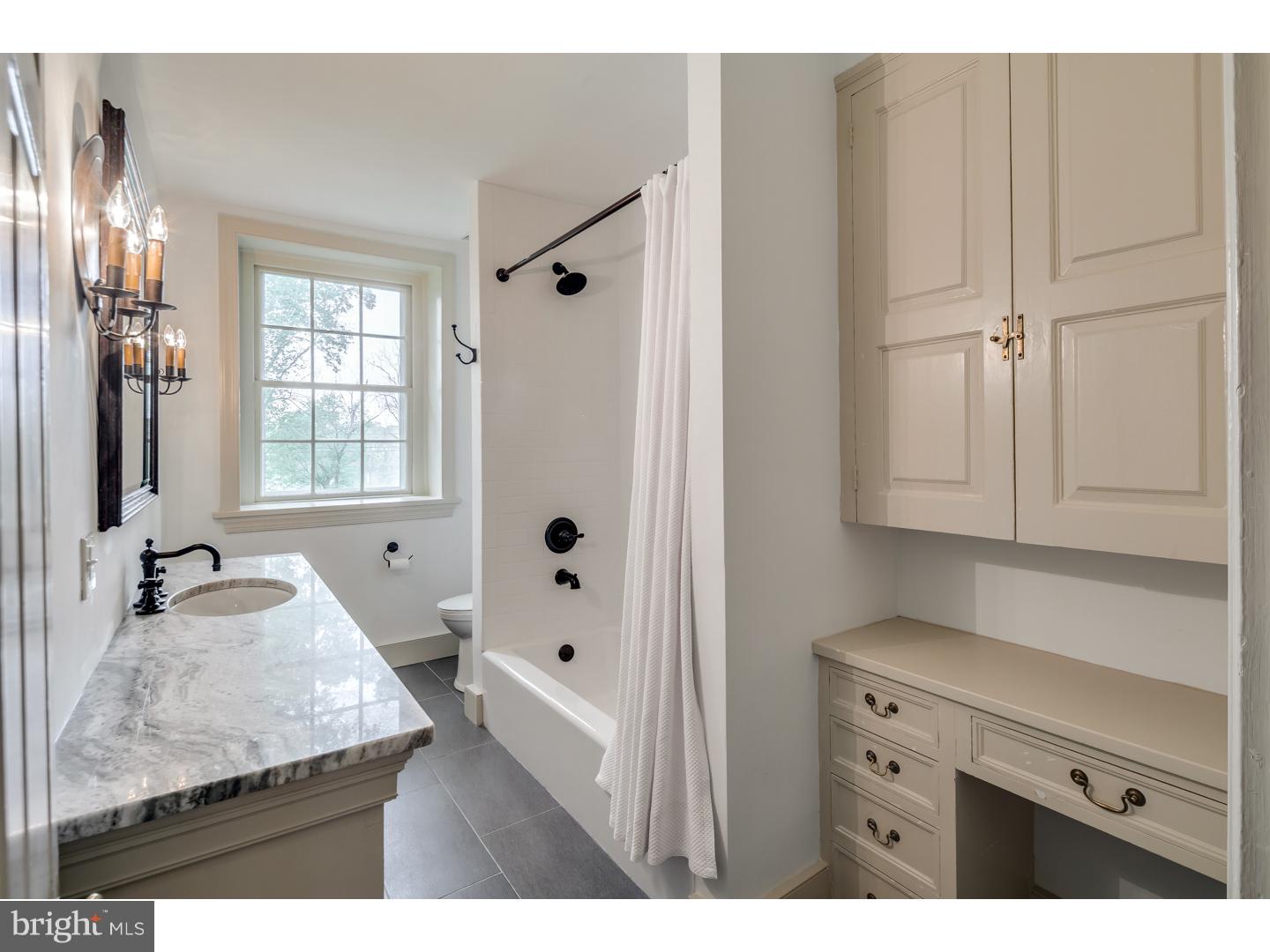 525 River Road Yardley, PA 19067 - Photo 20 of 25 Bathroom