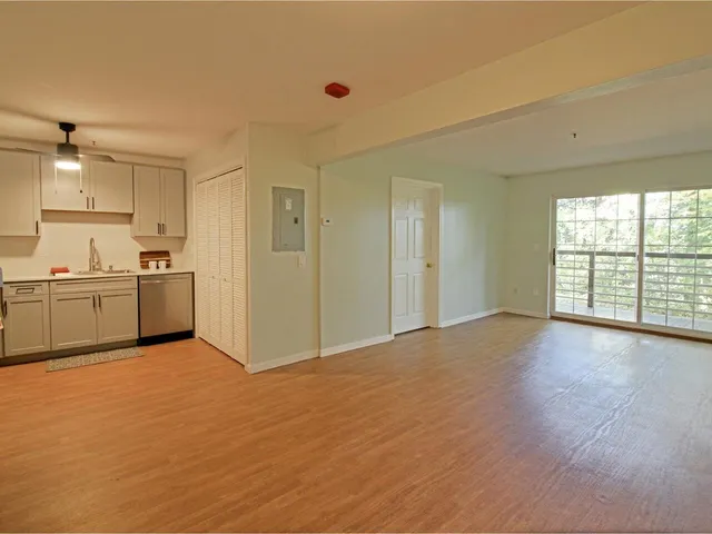 $279,900 | 285 Hildred Drive, Burlington, VT 05401