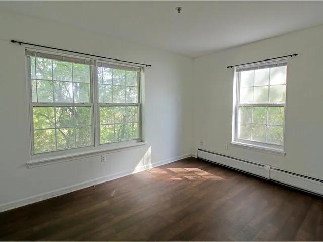 $279,900 | 285 Hildred Drive, Burlington, VT 05401