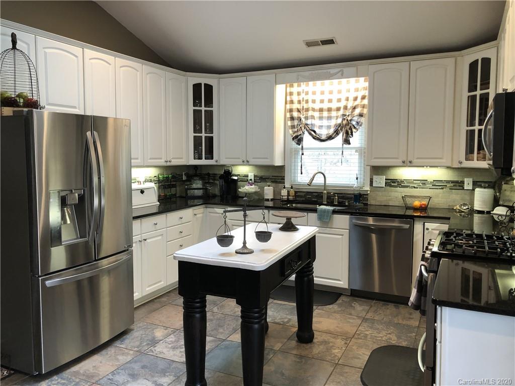 275 Edwards Street Rutherfordton, NC 28139 - Photo 5 of 47