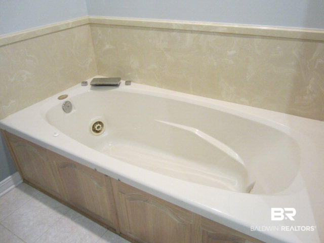 8500 Forest Drive Foley, AL 36535 - Photo 12 of 15 Master Bath