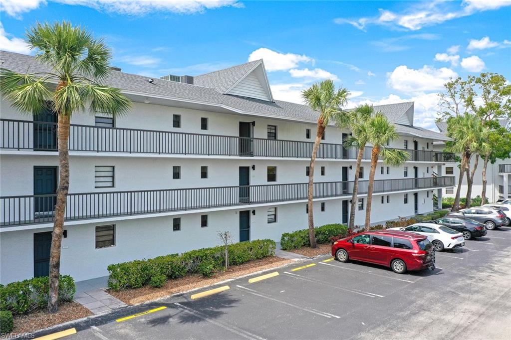 600 Neapolitan Way, Unit 238 Naples, FL 34103 - Photo 3 of 23