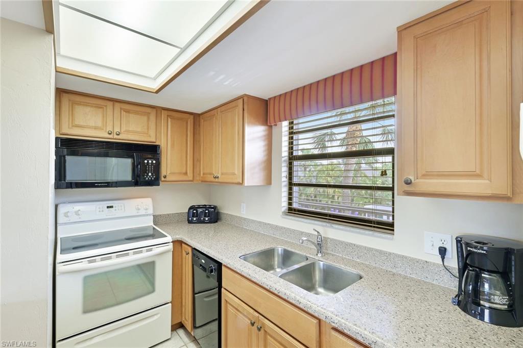 600 Neapolitan Way, Unit 238 Naples, FL 34103 - Photo 6 of 23