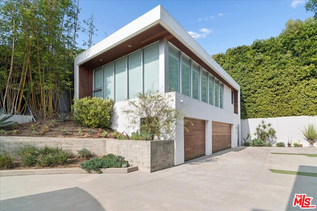 1232 Sunset Plaza Drive Los Angeles, CA 90069 - Photo 5 of 18