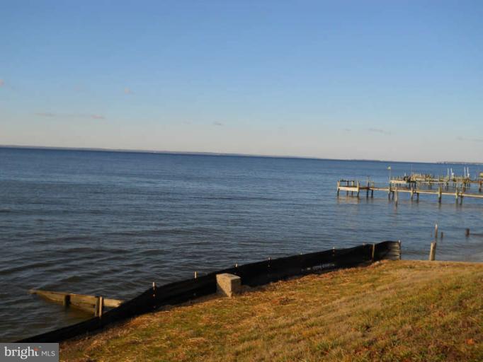 42055 White Point Beach Road, Unit 2 Leonardtown, MD 20650 - Photo 3 of 8 Exterior (Front)