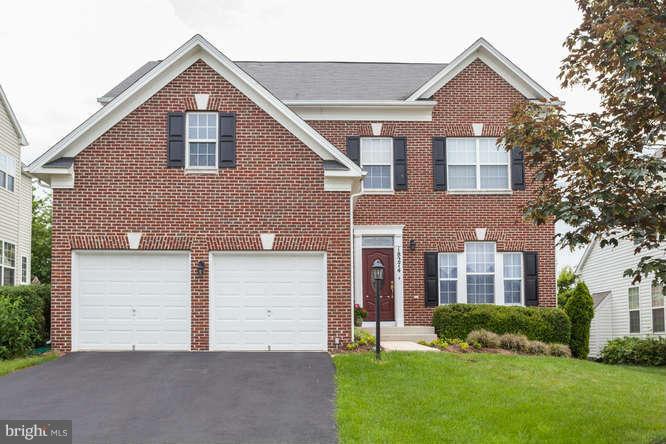 18274 Maple Spring Court Leesburg, VA 20176 - Photo 1 of 30 Exterior (Front)