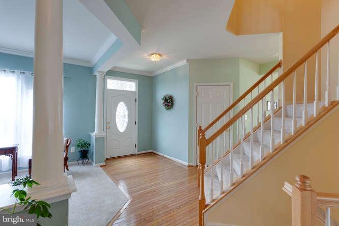18274 Maple Spring Court Leesburg, VA 20176 - Photo 3 of 30 Interior (General)